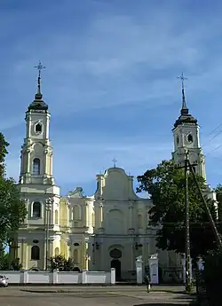 Basílica de la Santísima Trinidad en Kobyłka (1736-1740), obra de Guido Antonio Longhi