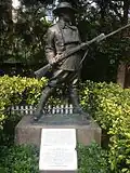 Estatua de John Robert Osborn, dedicada a los Winnipeg Grenadiers y otros defensores de Hong Kong en diciembre de 1941