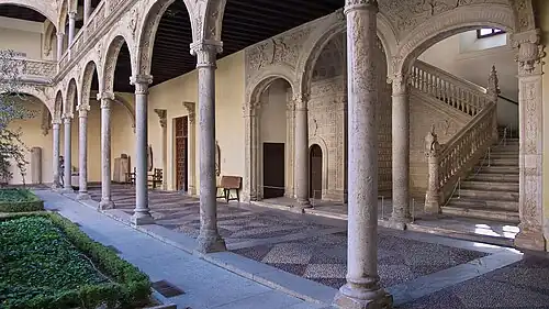 Interior del Hospital de Santa Cruz (Toledo).
