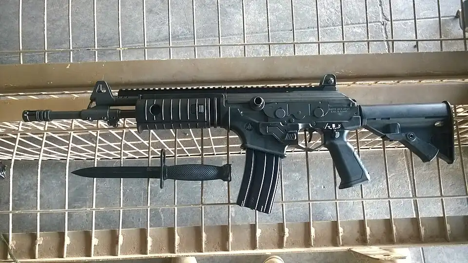 IWI Galil ACE 22NC con bayoneta.