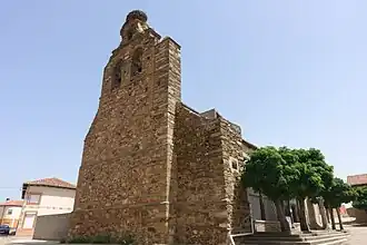 Iglesia parroquial de San Adrián antes de la restauración de la espadaña