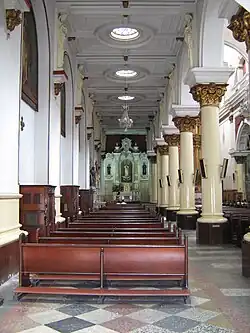 Nave lateral izquierda