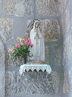 Talla de la Virgen de Fátima.