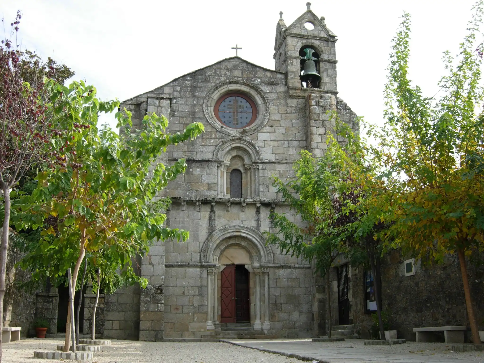 Iglesia_de_San_Martiño_de_Sobrán