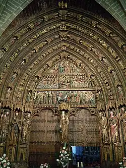 Vista general del pórtico de Laguardia.