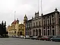 El Palacio Municipal y el Templo de la Santa Veracruz, enero de 2012.