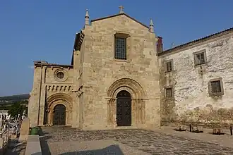 Iglesia de Paderne