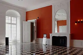 Sala de la librea (puerta que conduce a la capilla)