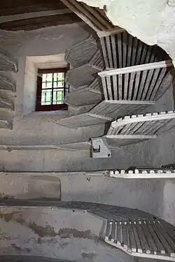 Interior del almacén de frutas del castillo de Nitray.