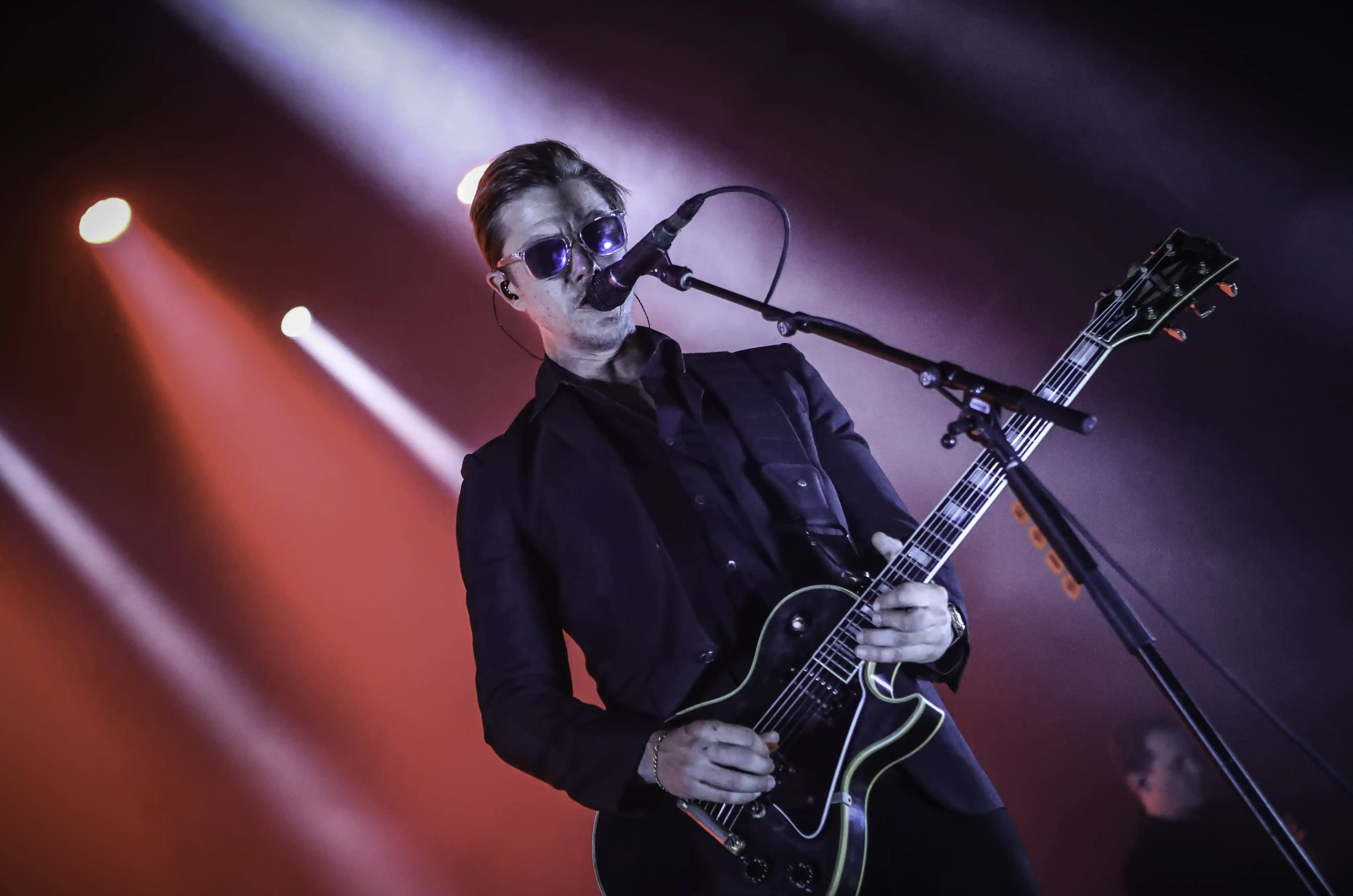 Interpol_Paul_Banks_Palace_Theatre_St._Paul_(46106866185)