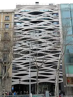 Edificio Suites Avenue (2009), de Toyoo Itō.