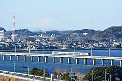 Lago Kitaura, al fondo el Monte Fuji.