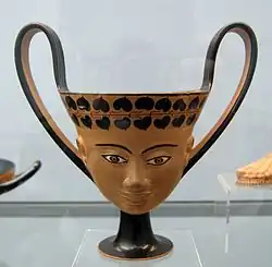 Cántaros janiforme.