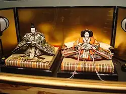 Muñecas japonesas del festival Hinamatsuri en exhibición temporal en el Museo Nacional.