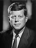 Senador John F. Kennedy de Massachusetts