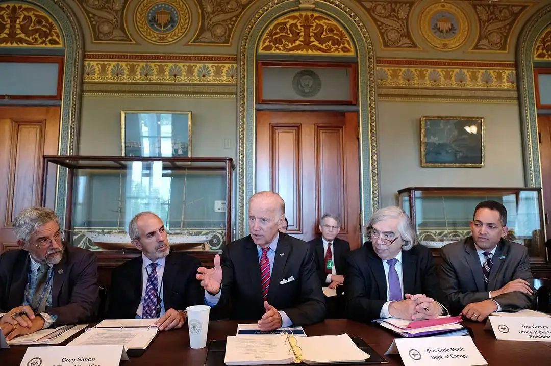 El vicepresidente Joe Biden reunido con el Cancer Moonshot Task Force. 4 de octubre de 2016