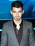 El exmiembro de Jonas Brother, Joe Jonas, se unió a los entrenadores como reemplazo de Seal.