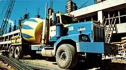 un Kenworth C500 mezclador de cemento