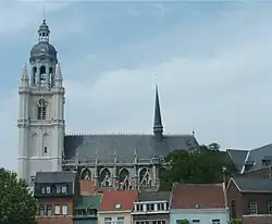 La basilíca Saint-Martin de Hal, al sur de Bruselas