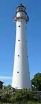 Faro de Kihnu en la colina de Haubjerre.