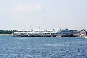 Barcos en el muelle "Kizhi"