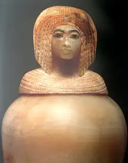 Vaso canopo con el nombre de Kiya. Museo de El Cairo.