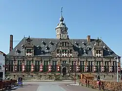 Kloveniersdoelen (1607-1611) en Middelburg, para los Kloveniers, una milicia de fusileros