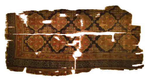 Fragmento de alfombra de la mezquita de Eşrefoğlu, Beysehir, Turquía. Período Seljuq, siglo XIII.