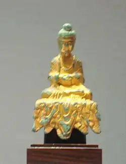 Buda sentado, Goguryeo, segunda mitad del siglo VI. Bronce dorado, altura 8,8 cm. Museo Nacional de Corea.