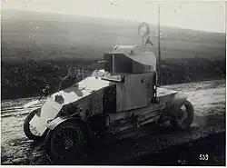 Lanchester ruso armado con un Hotchkiss QF de 37 mm, capturado por los austriacos.