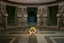 Máscaras del Destino, cripta del Völkerschlachtdenkmal.