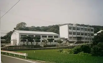 Escuela y edificio administrativo Kuro-shima