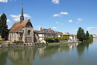 Sens a orillas del Yonne.