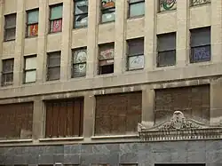 Ventanas cn grafitis