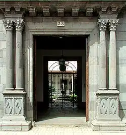 Pórtico de entrada.