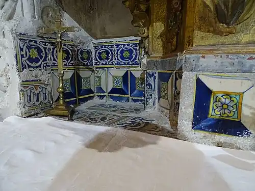 Restos de azulejería de Hernando de Loaysa.