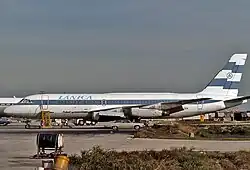 Convair 880 (AN-BIA) de LANICA en el Aeropuerto Internacional de Miami (1976)
