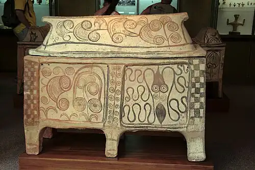 Lárnax minoico de estilo marino del periodo neopalacial.