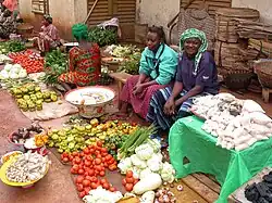 Frutas y verduras en el mercado de Léo