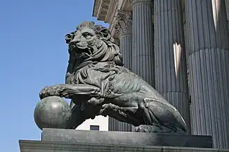 Leones de las Cortes (Madrid), escultura de Ponciano Ponzano, 1872.