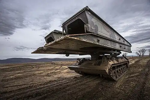 BrPz-1 Biber (lanzapuentes) modificado por FAMAE sobre chasis Leopard 1