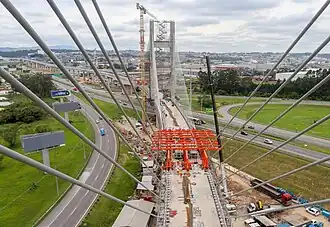 Construcción del puente de Línea 13