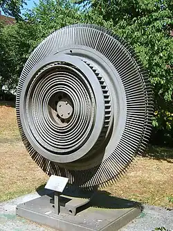 Un rotor para una turbina Ljungström con una pala axial interna y radial externa