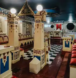 Una logia con decoraciones Aztecas en el edificio Sede de la Muy Respetable Gran Logia Valle de México