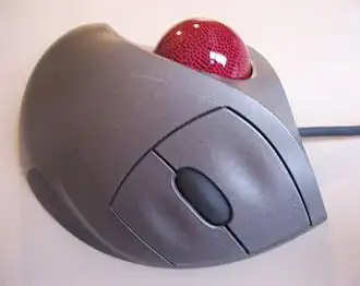 Un modelo trackball de Logitech.