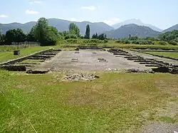 El mercado (macellum).