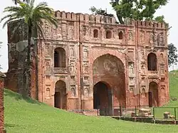 Una puerta de entrada a la era del Sultanato