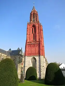 Torre vista desde el oeste