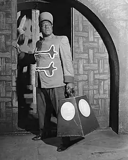 J. Lewis Johnson (El portero)