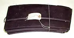 Dos cargadores japoneses de 30 cartuchos.